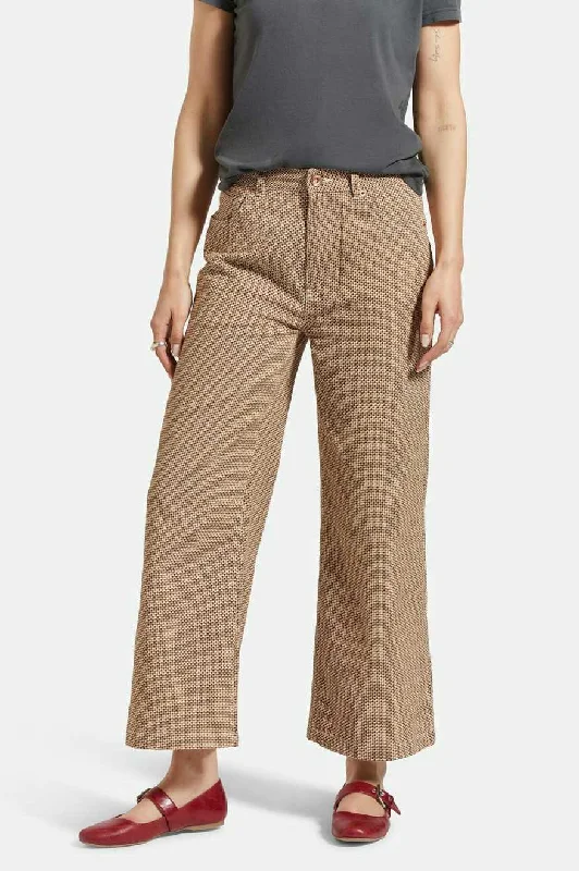 Trendy And Casual Margo Cropped 5-Pocket Pant - Whitecap/Pine Houndstooth