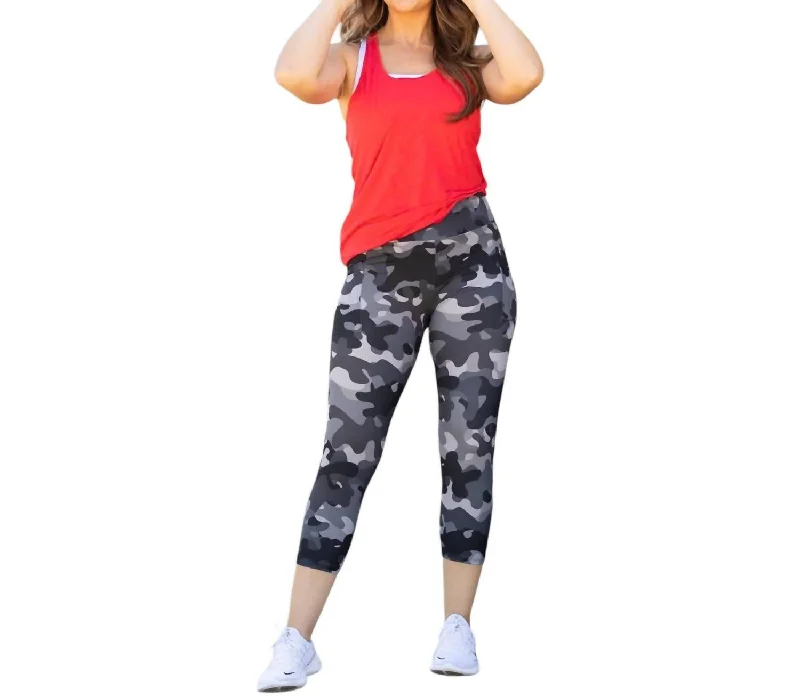 Comfortable Wear Charlie Capri Leggings In Camo